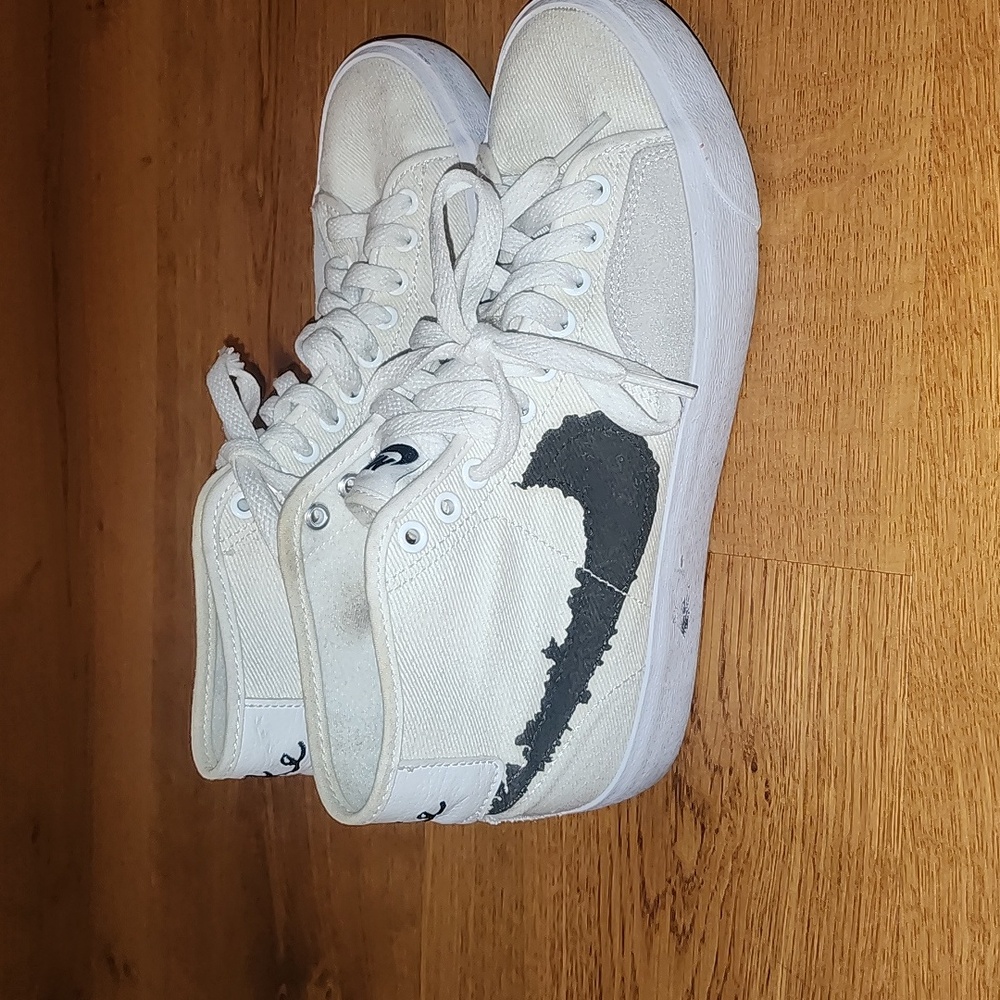 Nike court mid premium sb size 6 used in good condition